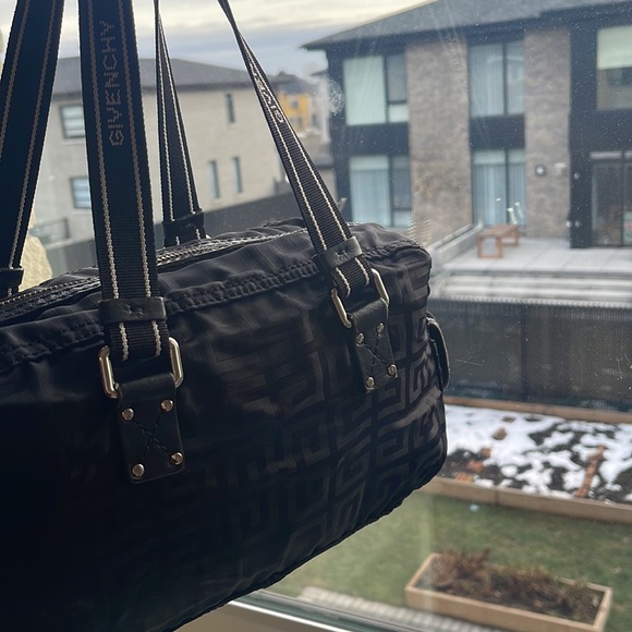 Givenchy handbag - Picture 6 of 8